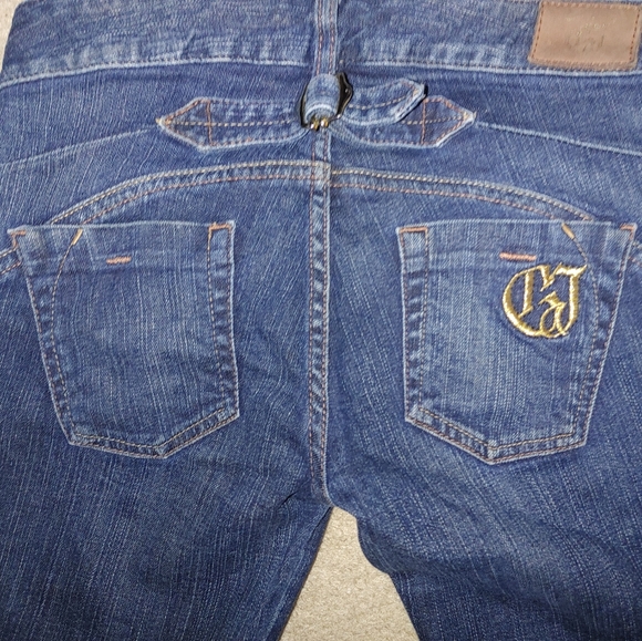 Guess capris - Picture 3 of 4